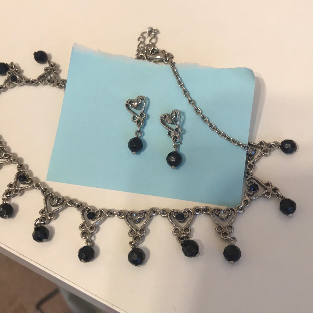 Necklace/earrings whearts clear/black rhinestones